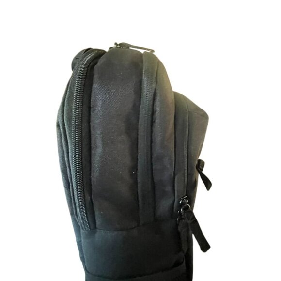 V Seven Recycled 17" Backpack With Adjustable Straps & Multiple Compartments - Picture 5 of 6